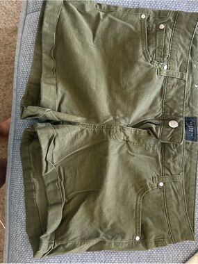 Celebrity Pink Olive Green Women's Cotton Chino Shorts